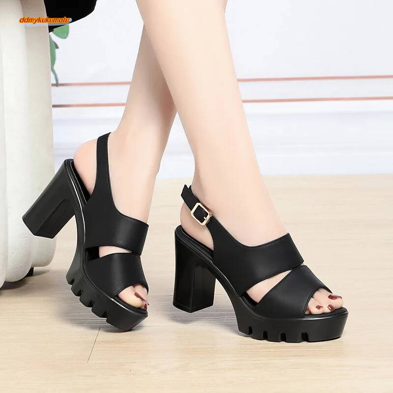 Women In Summer Versatile Sole Women's Shoes For Fish Mouth Waterproofing Platform One-Button Thick Heel Sandals ddmykukumalu