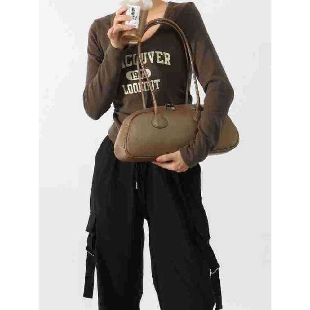 Designer Bag 2025 Niche Design Ins Retro Single Shoulder Underarm With Women's Texture, Large Capacity Handheld Baguette Bag Luxury Bag