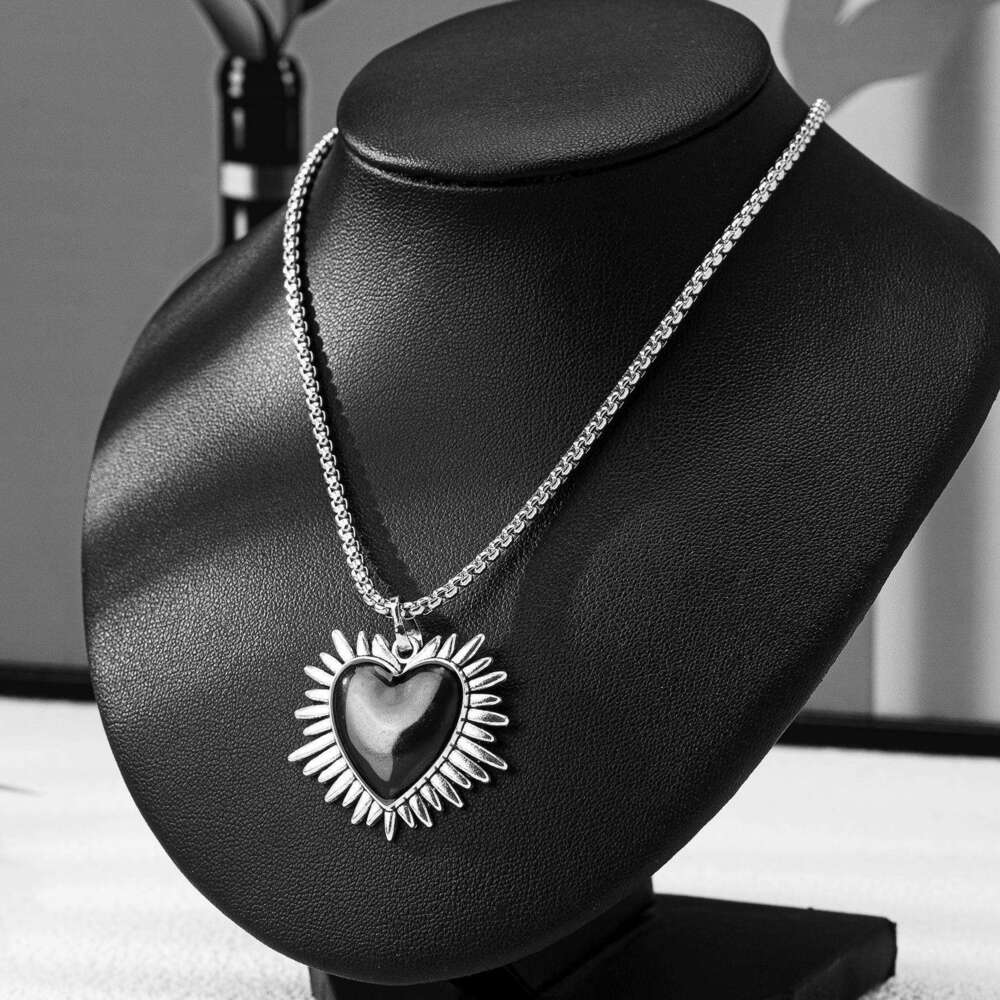 Junan Fashion Gothic Red Black Love Pendant Necklace