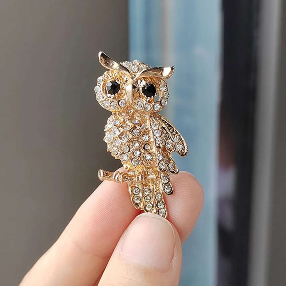 Delicate Blue Crystal Eyes Owl Brooches For Men Alloy Rhinestone Brooch Badge Pin Women Gifts Accessories Jewelry 2024