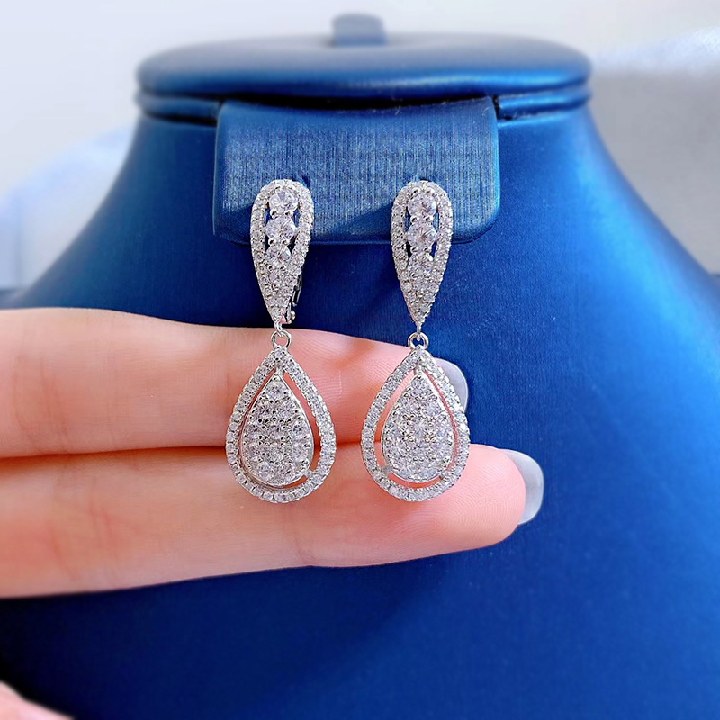 2025 Choucong Brand Dangle Earrings Luxury Jewelry Genuine 100% 925 Sterling Silver Water Drop White Lab Moissanite Diamond Party Elegant Women Weddin