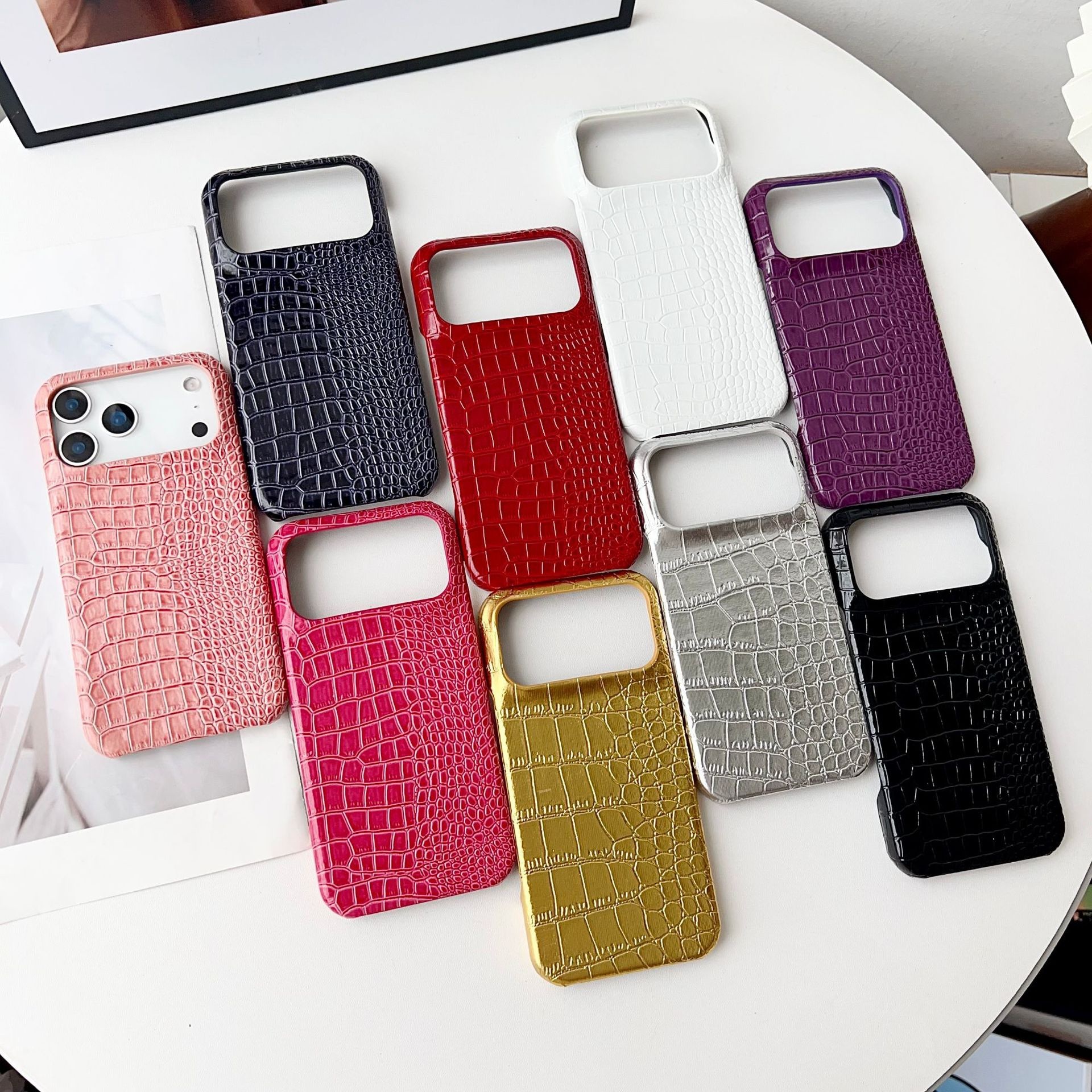 Cracked Gradient Crocodile Skin Pattern Phone Case iPhone 17 Pro Max Compatible with Apple 16 Pro High Frame Luxury Case