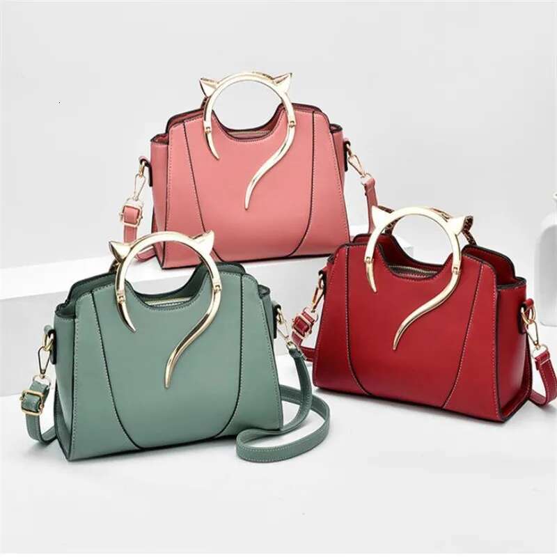 Fashion Black Women's Cute Solid Color PU Leather Shoulder Casual Women Hobos Handbags Lipstick Necklace Totes Bag