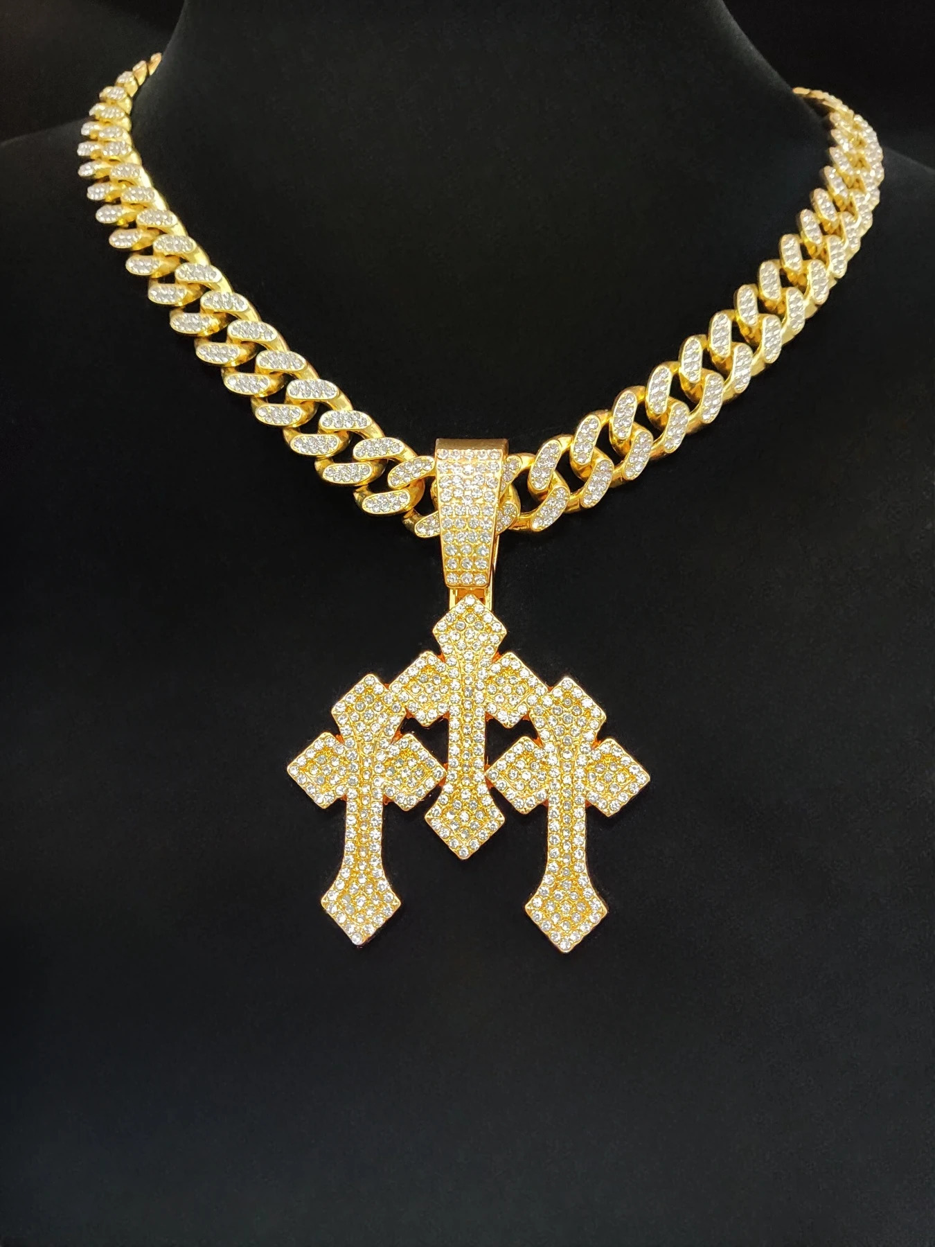Arrived Hip Hop Cross Pendant Necklace Men Women Chain Iced Out Bling Cuban Necklaces HipHop Jewelry Fashion Gift 250428