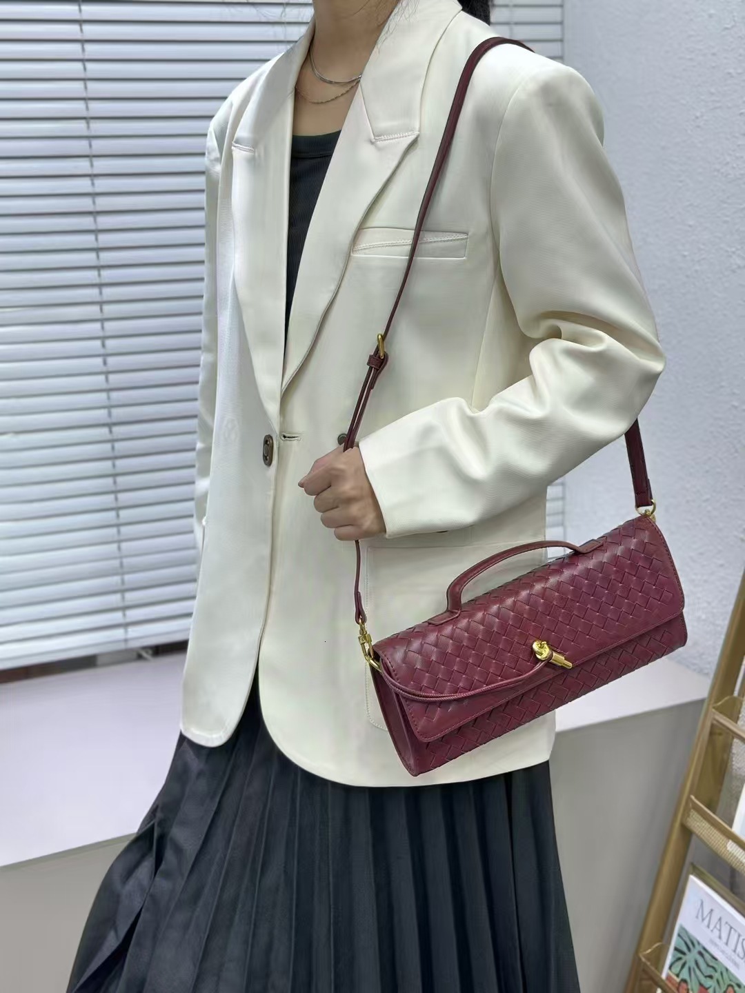 Trendy Spring/summer New Knitted Soft Leather Banquet Bag Retro Law Stick Bag Organ Bag Horizontal Handheld Single Shoulder Crossbody Bag