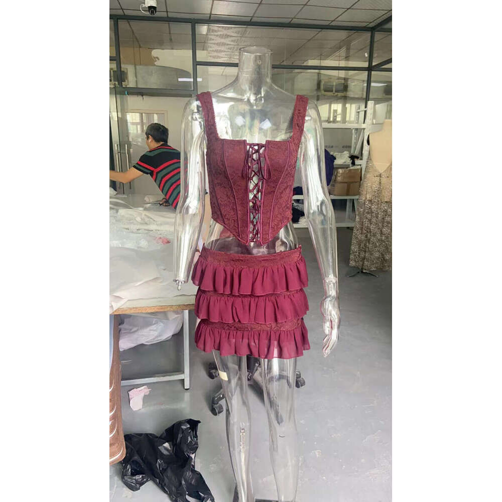 Autumn/Winter Women's Wear Brown Fishbone Strap Top Cake Half Set Skirt 2025 New Style Unique and Elegant Clothing
