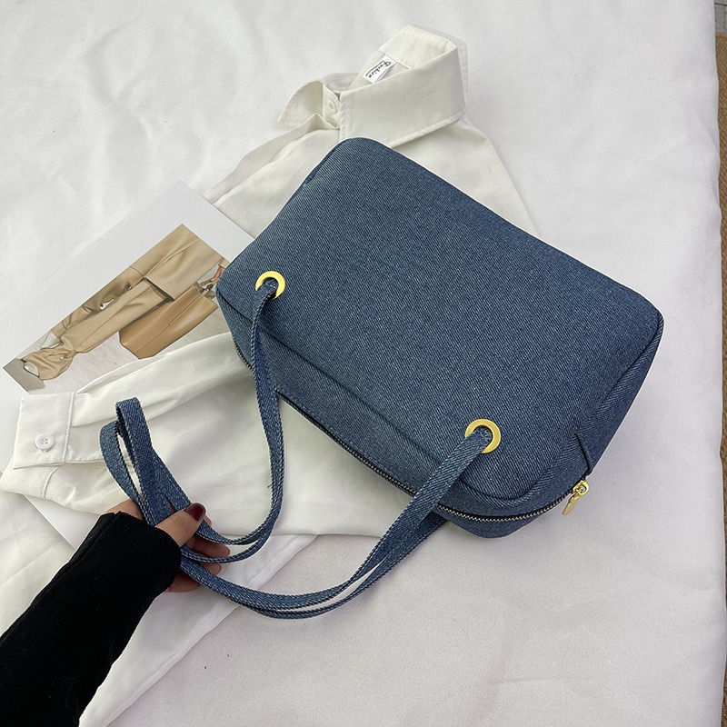 Chic and Spacious Female Canvas Crossbody/Shoulder Satchel Ideal for Everyday Needs