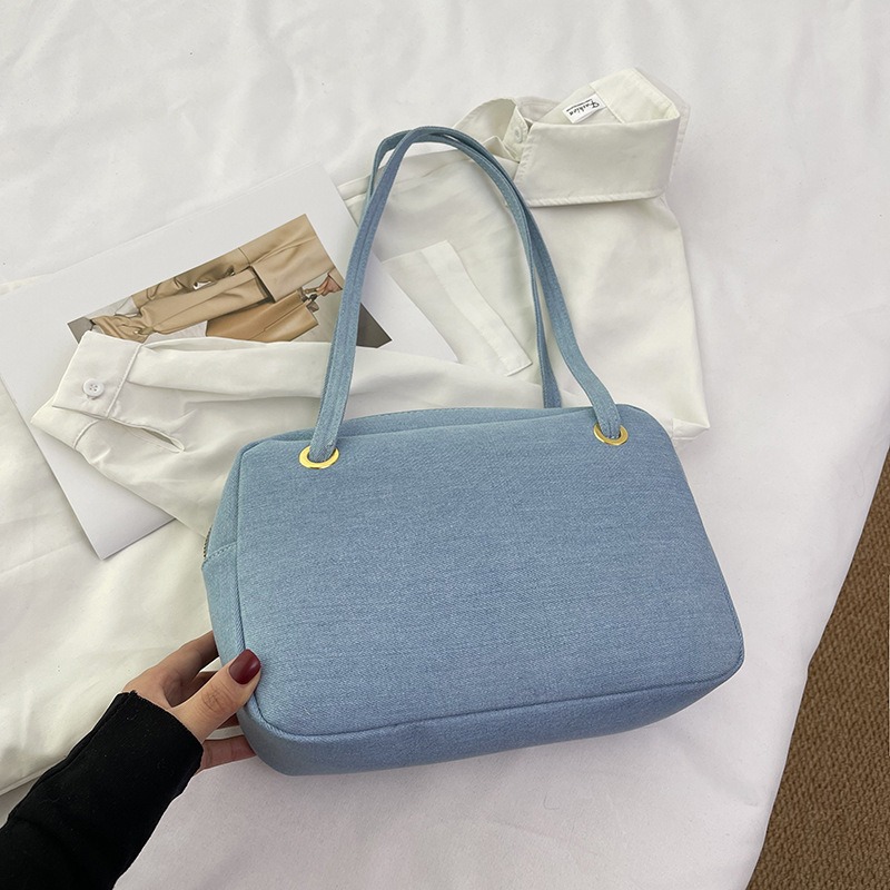 Chic and Spacious Female Canvas Crossbody/Shoulder Satchel Ideal for Everyday Needs