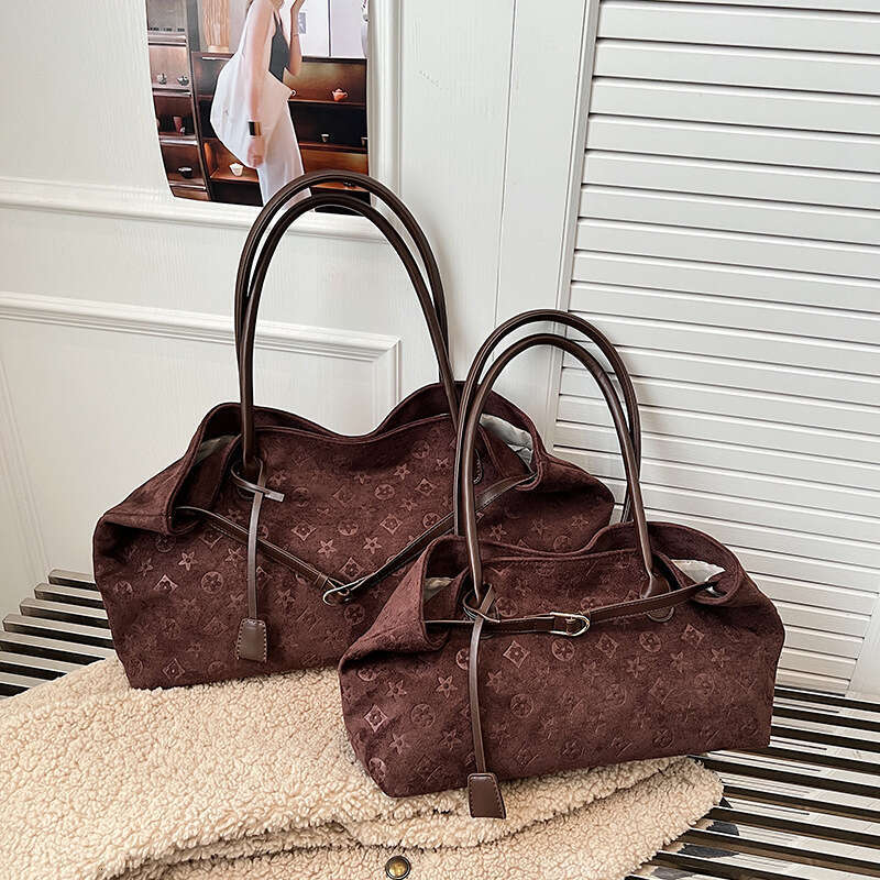 Fashion Womens Large Capacity Tote Bags Vintage Handbag Women Ladies Simple Elegant Shoulder Bag Autumn Winter New Fashion Versatile Soft Bag H260320