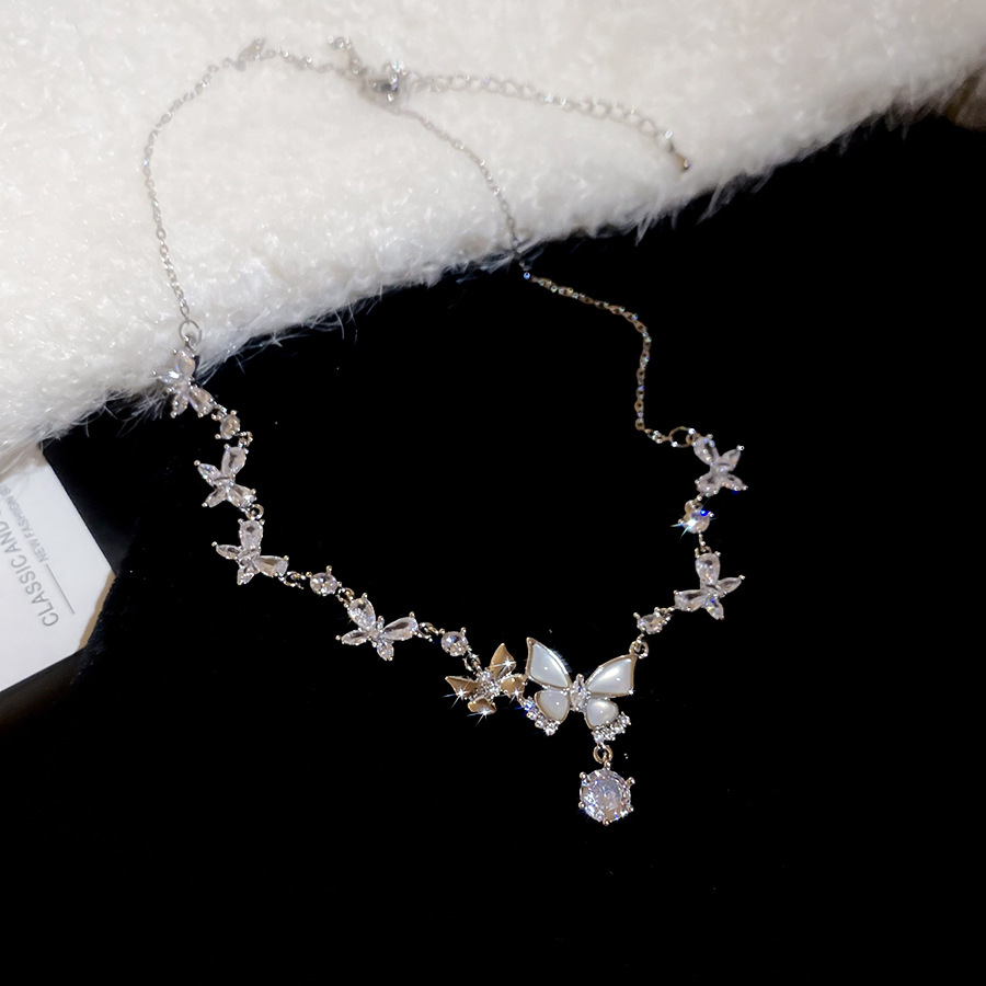 Korean Style Ins Zircon Butterfly Pendant Exquisite Elegant Temperament Versatile Collarbone Chain Light Luxury High-end Sense Necklace - view 8
