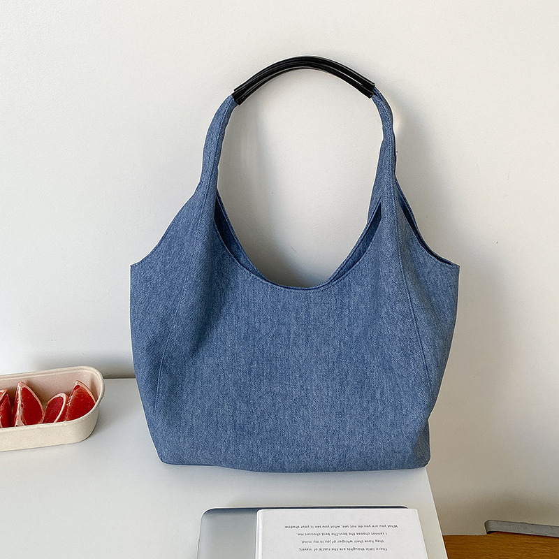 designer bag Large capacity denim commuting shoulder women in spring summer style for ladies fashionable and casual tote bag