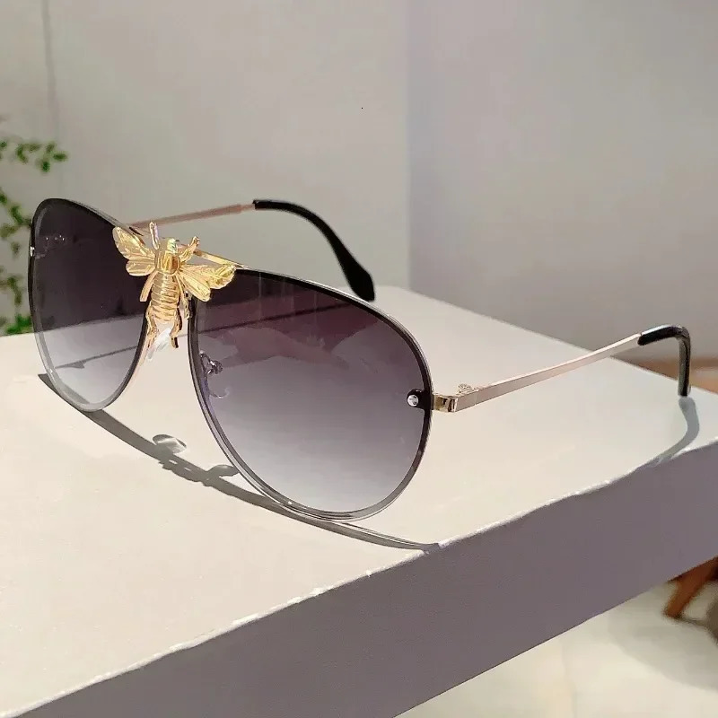 Fashion Big Bee Pilot Sunglasses Classic Retro Butterfly Sun Glasses Men Eyewear Vintage Shades 251126