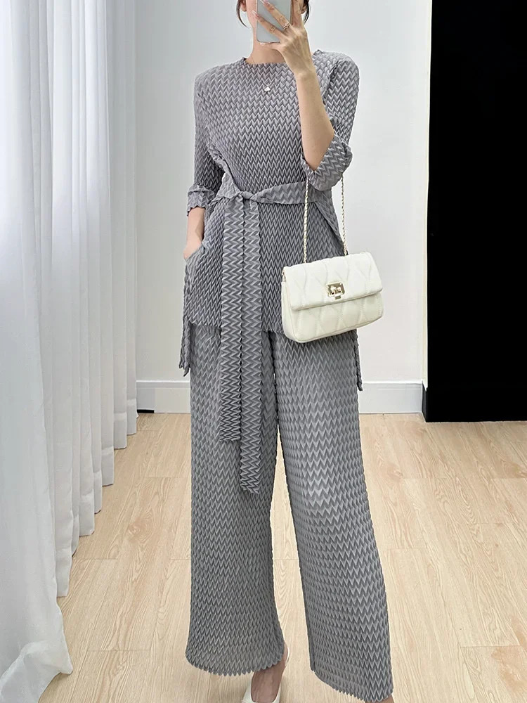 Miyake Suit Womens Summer Loose Fit Solid Color Seam Round Neck Tie High end Folded Two Piece Set 250530