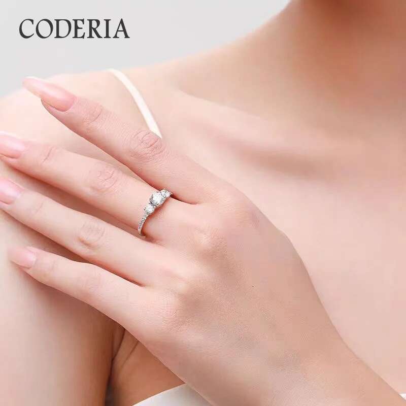 Woman Promise Band 18k White Gold Plated Moissanite Ring Pass Diamond Test Total 1.1 Carats 925 Sterling Silver Rings