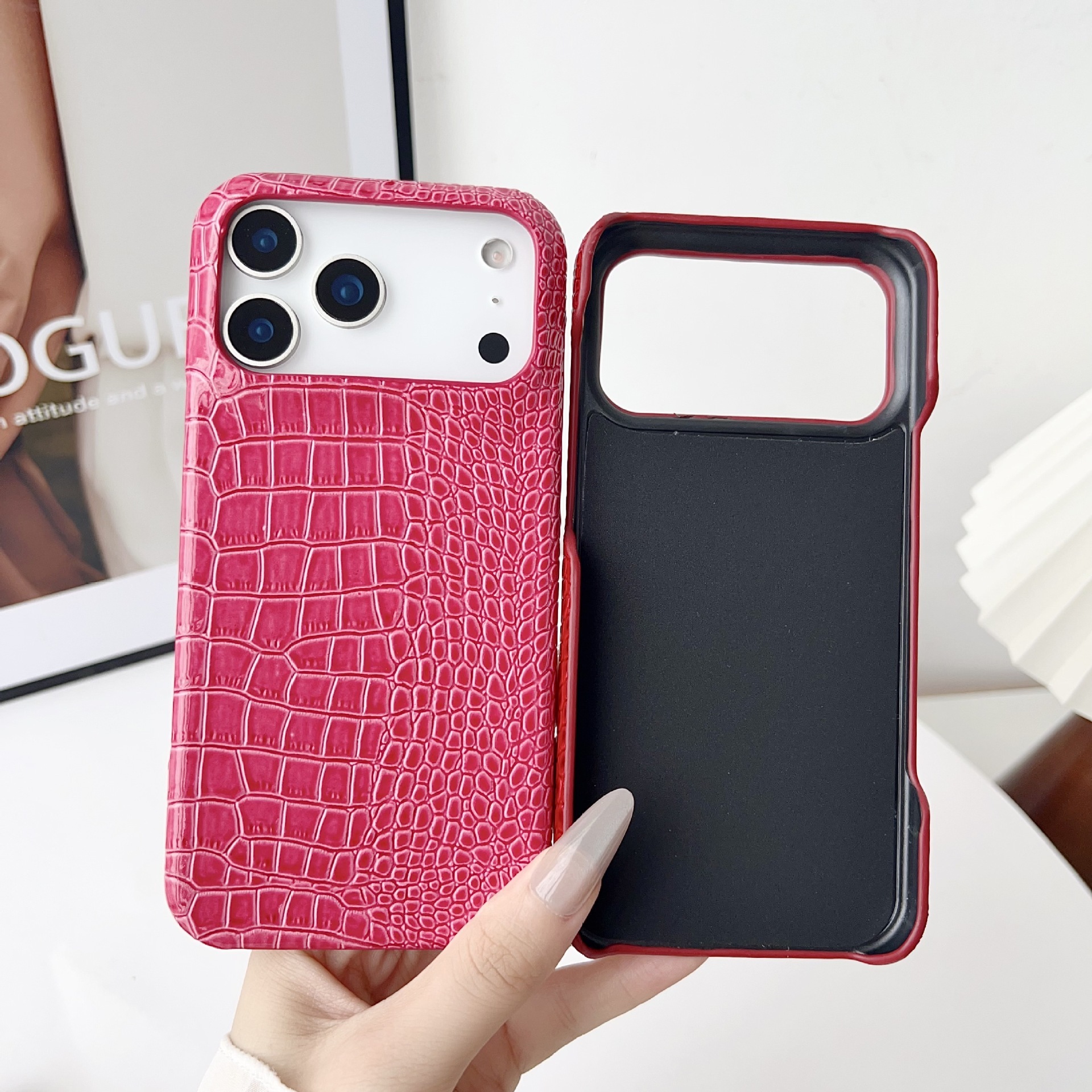 Cracked Gradient Crocodile Skin Pattern Phone Case iPhone 17 Pro Max Compatible with Apple 16 Pro High Frame Luxury Case