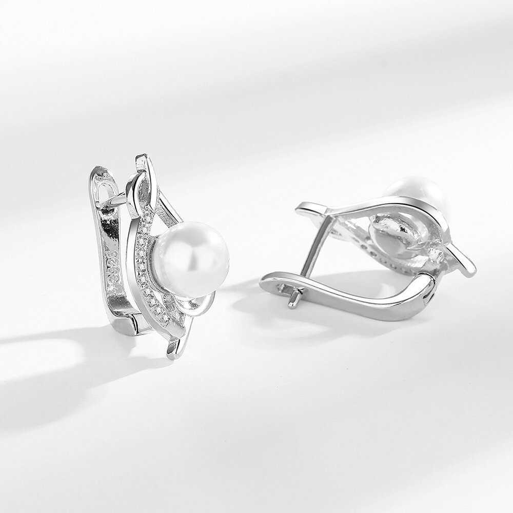 In Europe and America, there is a popular trend of high-end imitation pearl ear ring earrings with a cold and elegant style for women