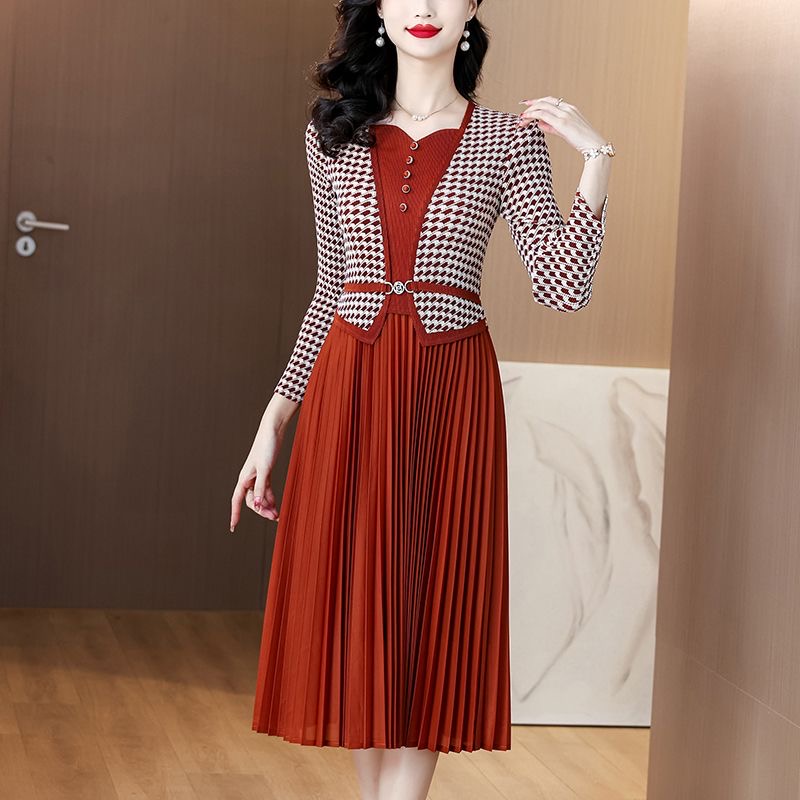 Large size women's dress 2025 new Chinese style fashion V-neck slim dress long skirt D02318