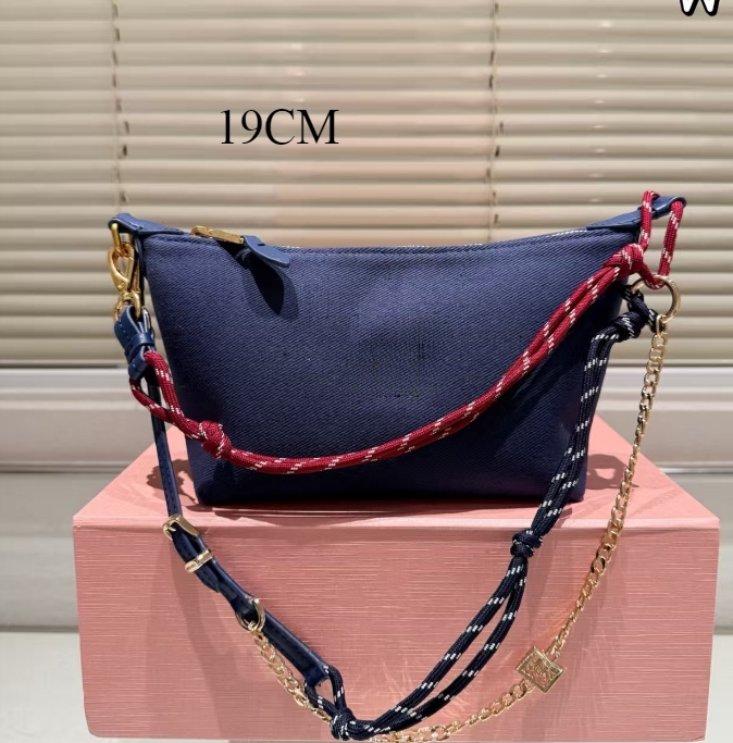 Fashionable large capacity women's makeup bag shoulder bag crossbody bag mobile phone bag designer multiple colors