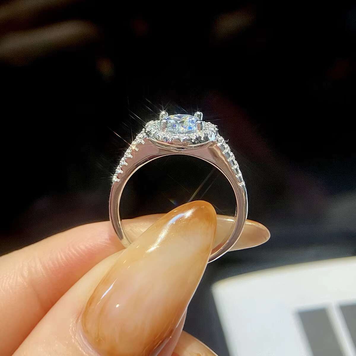 Fashion Diamond Rings Women 925 Sterling Silver Plated 18K Gold White Gold Ring 1CT Moissanite Ring for Women Engagement Jewelry