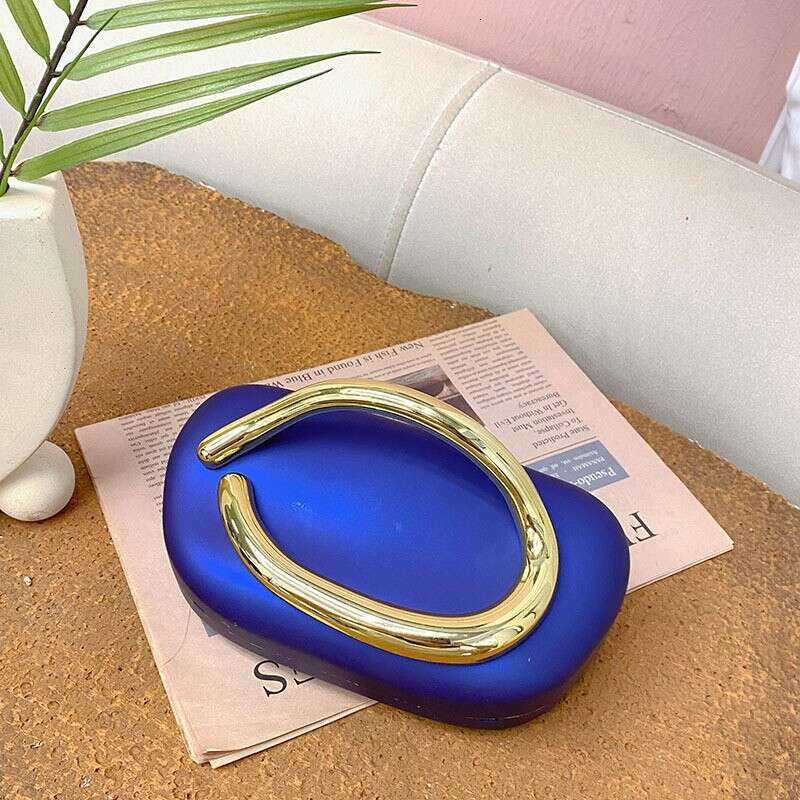 Hot selling metal chain letter box 2025 small square party versatile mobile phone hand-held crossbody bag