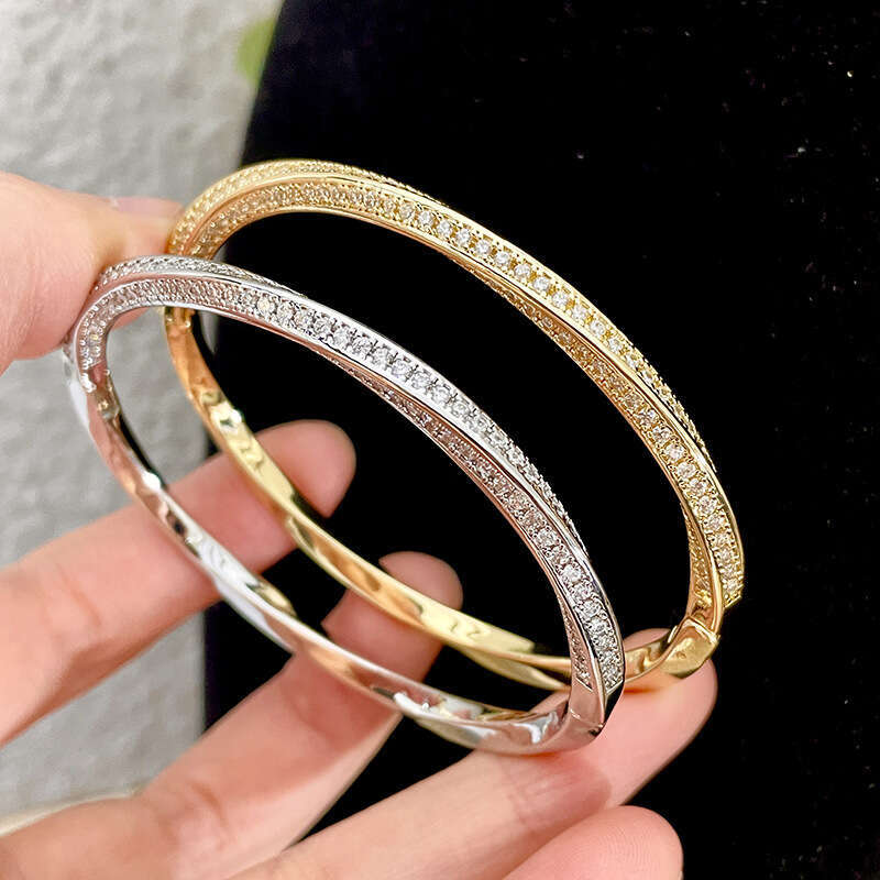 Micro Inlaid Zircon Twisted Pattern Dia Geometric Curve Wrapped Weaving Light Design Sense Gift Bracelet For Women