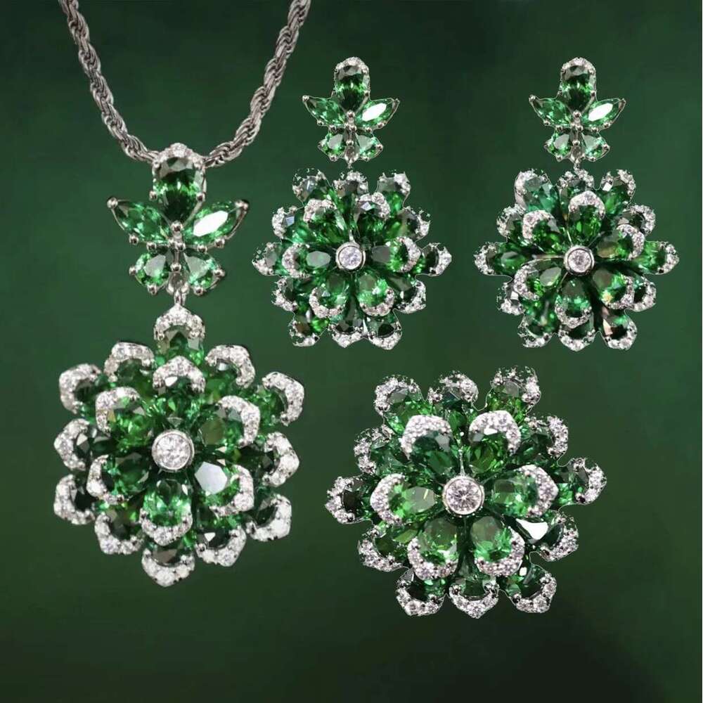 Foydjew New Flower-Shaped Jewelry Sets Necklaces Royal Blue Pendant Earrings Simulated Emerald Color Treasure Rings