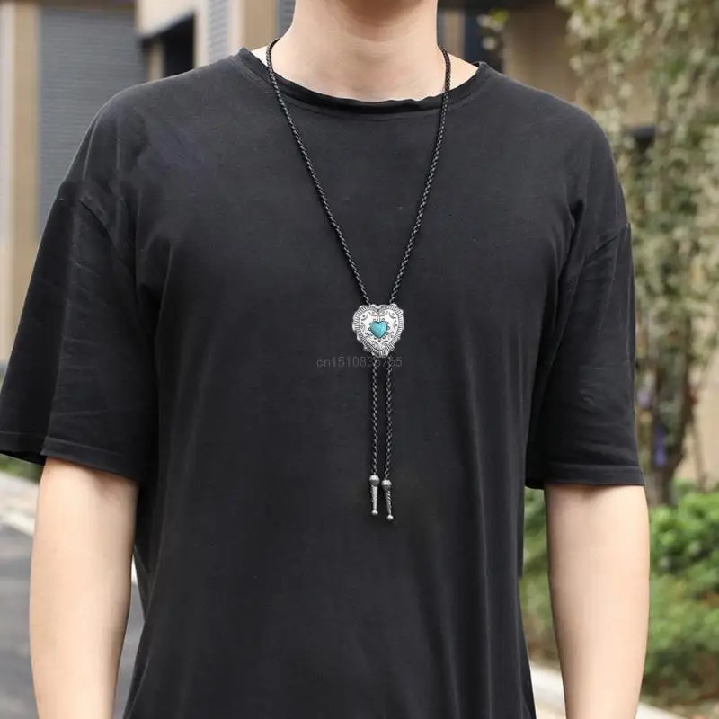 Elegant Bolo Tie with Heart Pendant Carved Necktie Western Necklace Cool Bolo Tie Western Cowboy Costume 250430