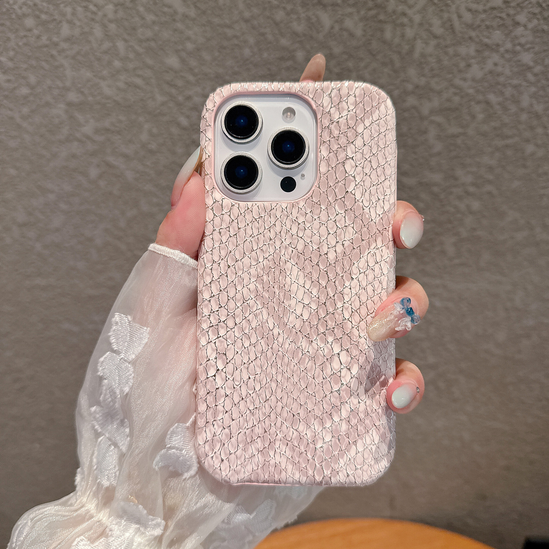 Snake Texture Half-Pack Phone Case Compatible with iPhone 16/15 Pro Max Trendy Large Hole Hard Shell Protective Cover
