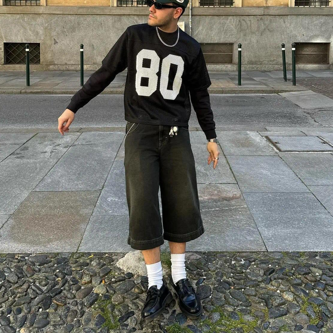 The 2025 New Retro Perforated Mesh Rugby Suit With Digital And Letter Prints For Men And Women Features A Casual Short-sleeved Design