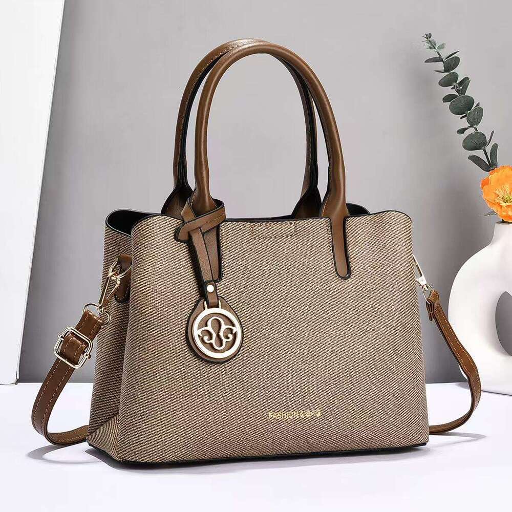 2025 New Trendy Styling Fashion Atmosphere Women's Single Shoulder Handheld Crossbody Bag