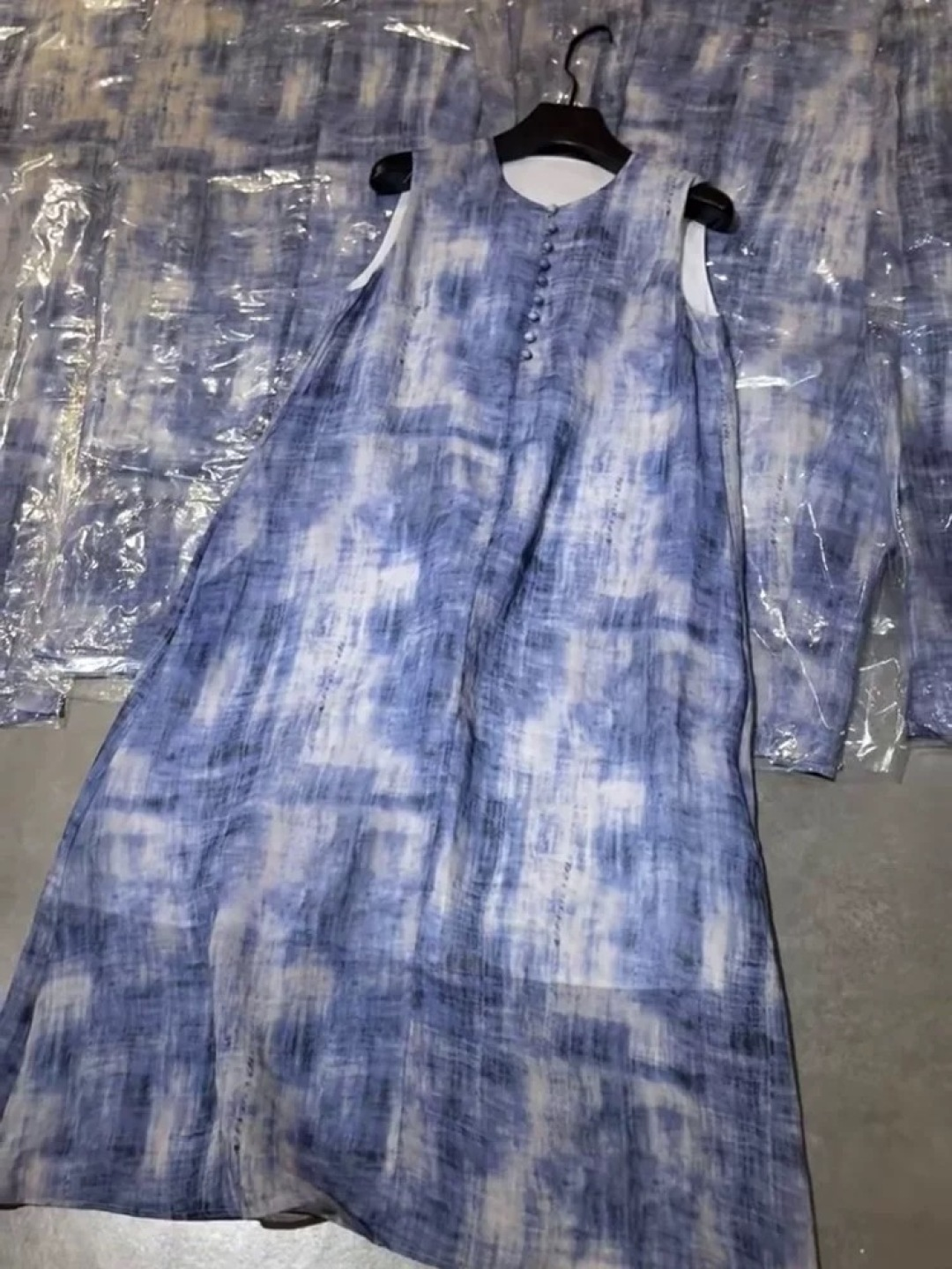 2025 Sleeveless round neck loose fit Fashion Week Show Customized Fashion Tailored clothing womens Fashion Paris.M311