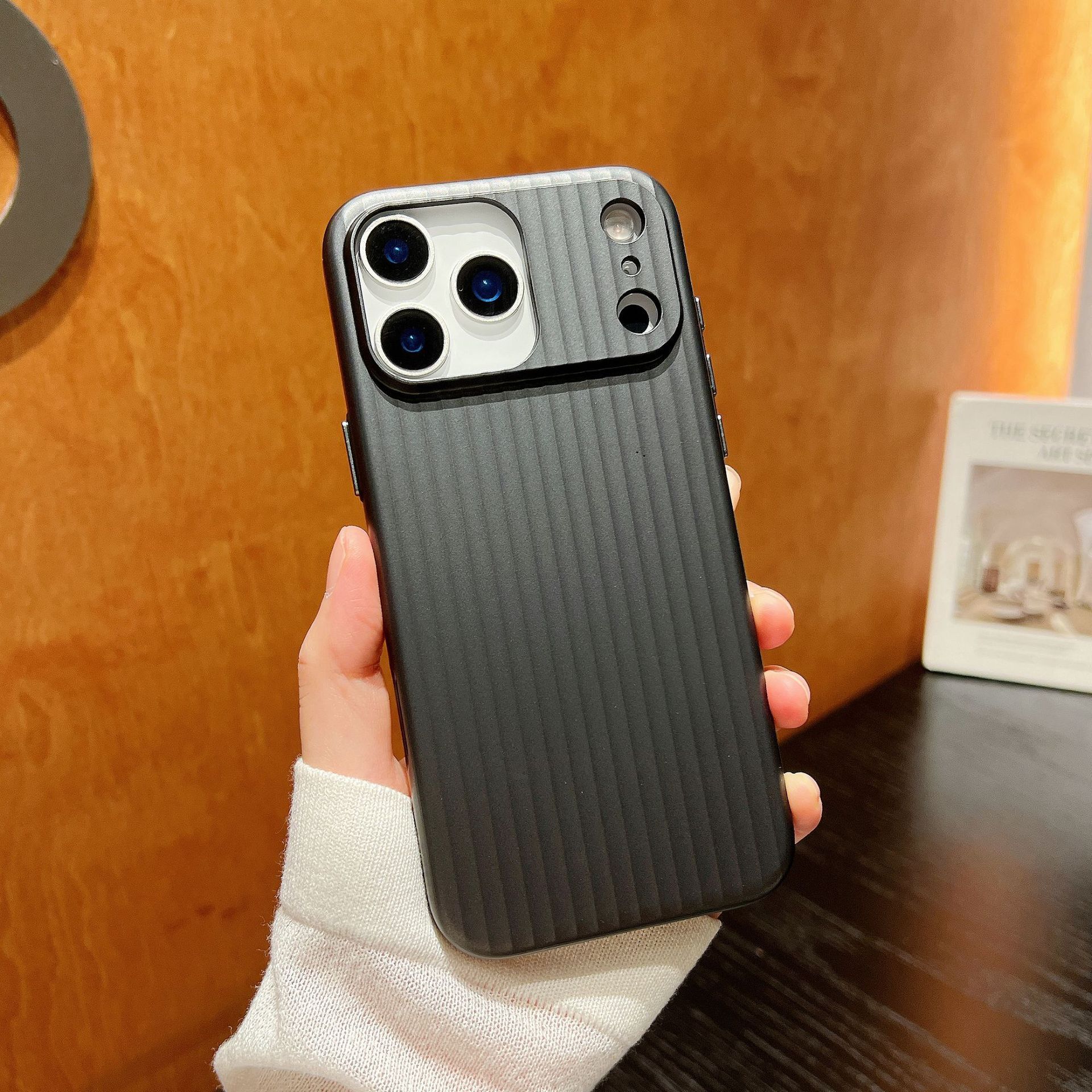 Corrugated Phone Case iPhone 17 Pro Max Suitable For Apple 16/15 Pro Matte Anti-fall Protective Cover