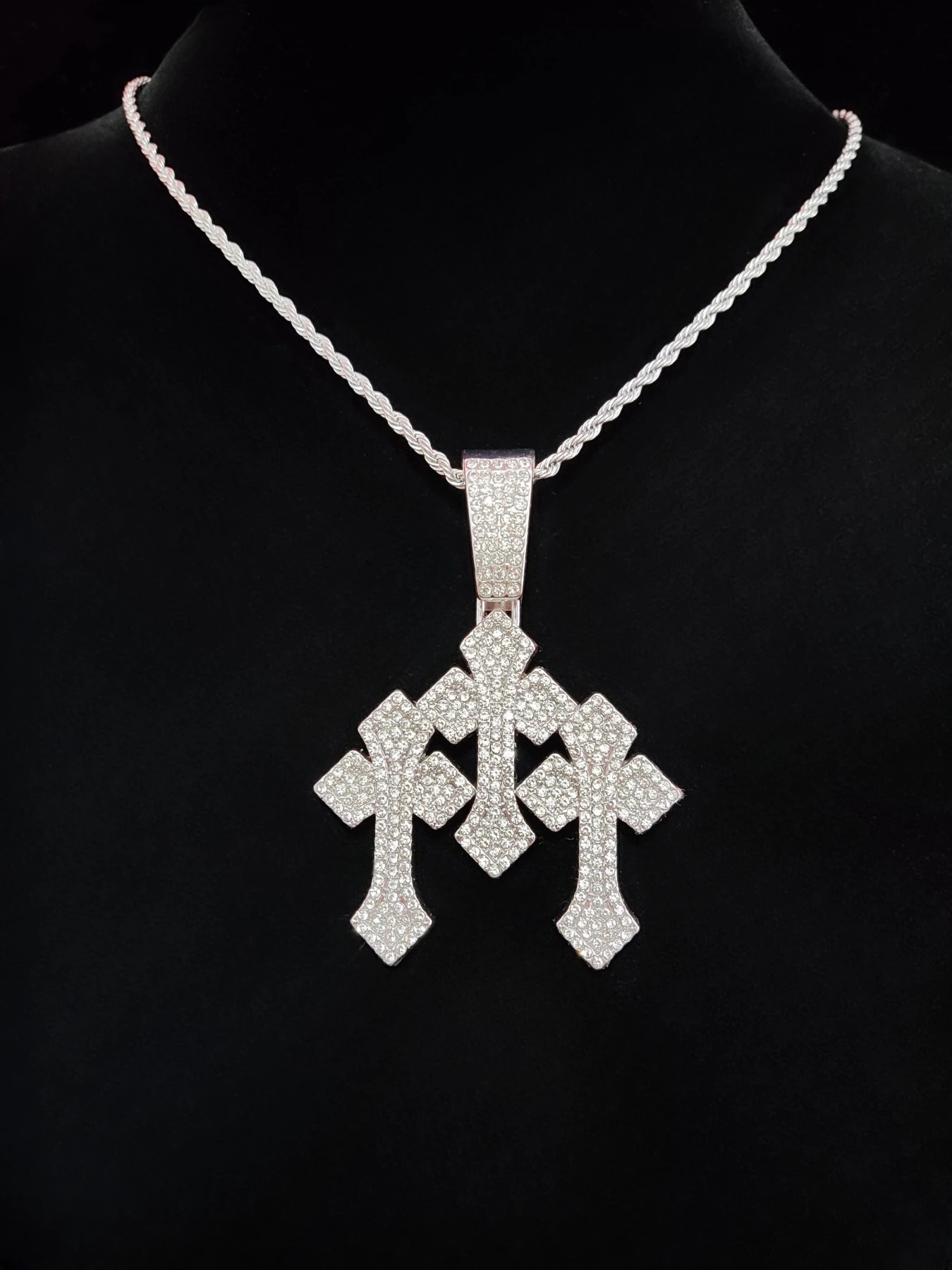 Arrived Hip Hop Cross Pendant Necklace Men Women Chain Iced Out Bling Cuban Necklaces HipHop Jewelry Fashion Gift 250428