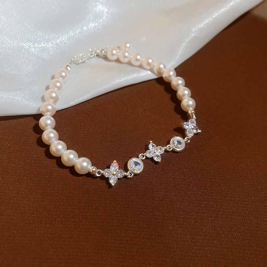 Brilliant zircon pearl string flower circular pendant bracelet, exquisite high-end women's accessory - view 7