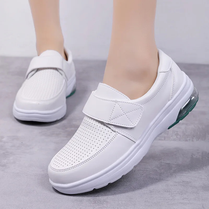Platform White Shoes Women Casual Comfortable Light Nurse Work Shoes Fashion Slip on Non-slip Loafers Chaussure Femme 250421