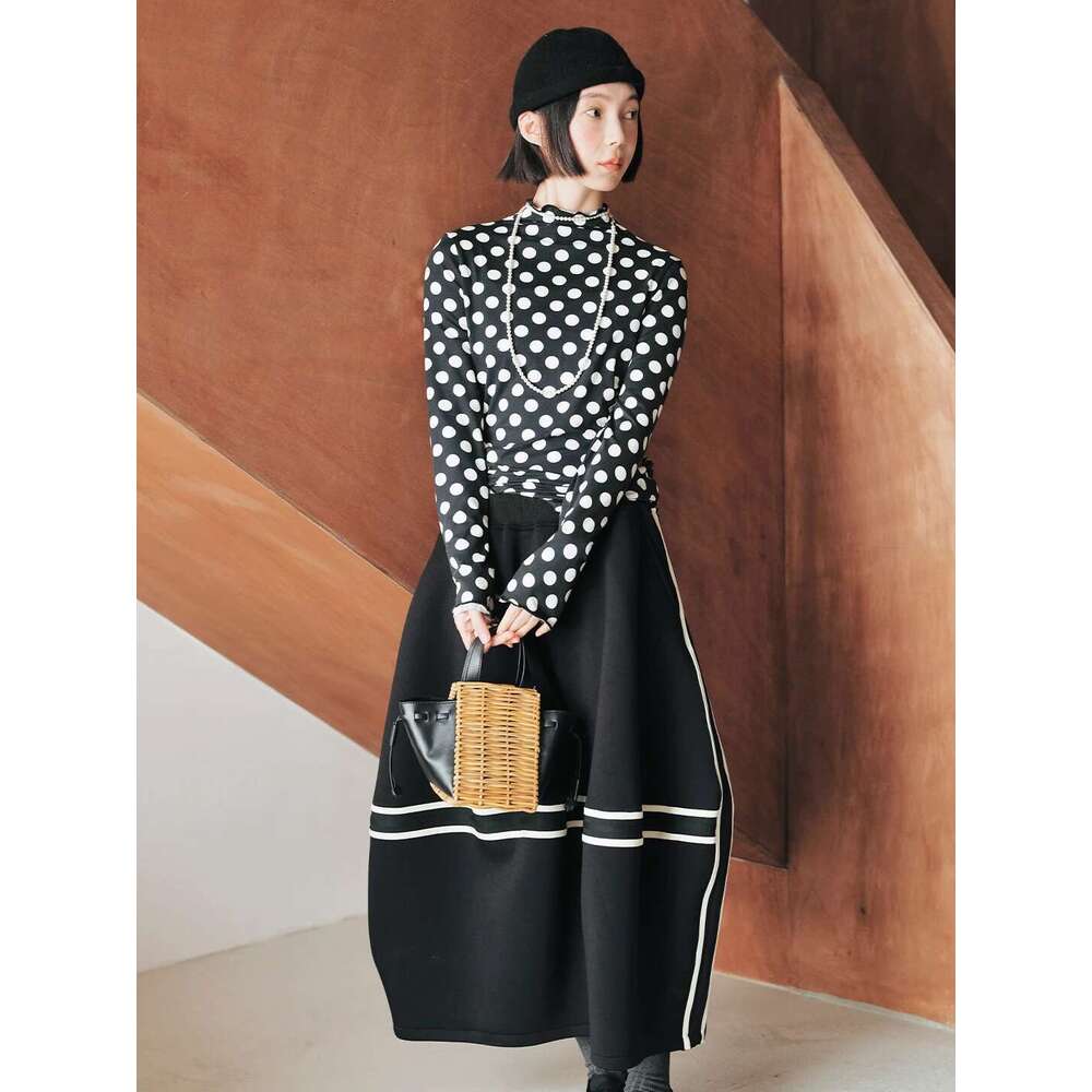 IMAKOKONI Original Design Polka Dot Long Sleeved Slim Fit Black Round Neck Pullover Thin Top For Women 244783