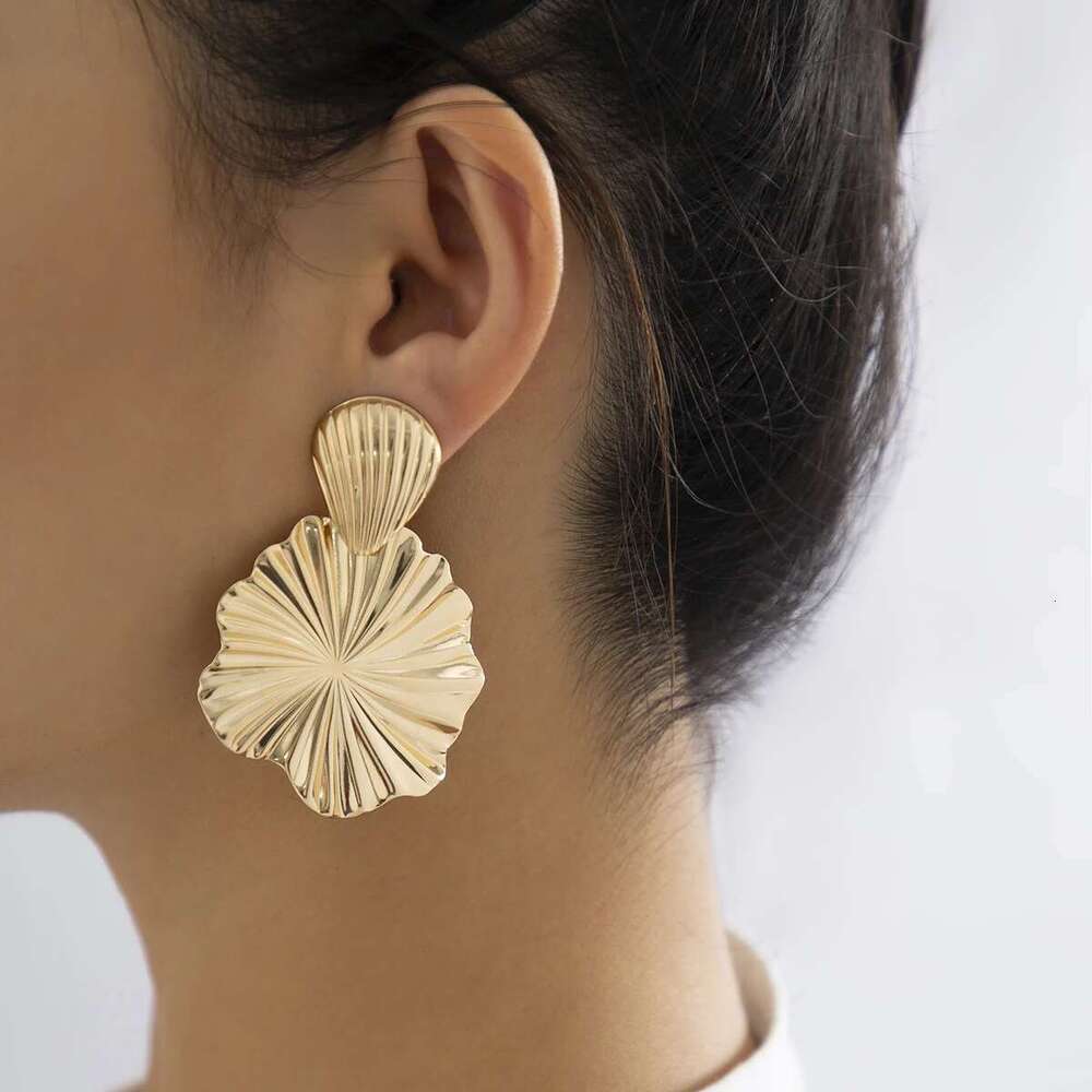 Trendy Geometric Lotus Leaf Shape Pendant Drop For Women Gold Color Hanging Earrings Ladies Jewelry Wedding Party Gift