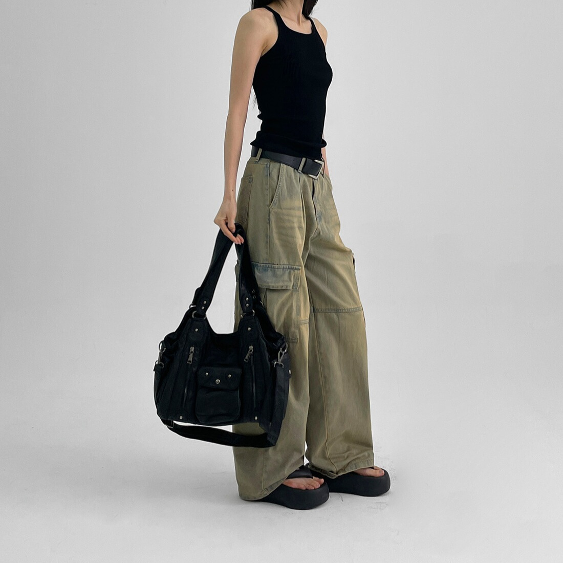 Ladies' fashionable washed and used spicy girl motorcycle bag with large capacity and Japanese and Korean trend multi pocket shoulder bag