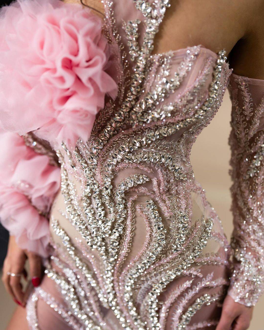 Luxurious High Neck Ruffles Prom Dresses Sexy Sequined Beading Evening Dress Customized Side High Silt Celebrity Party Gown