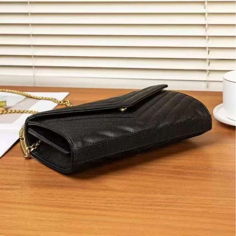 2025 New caviar. Envelope bag. Chain bag with label