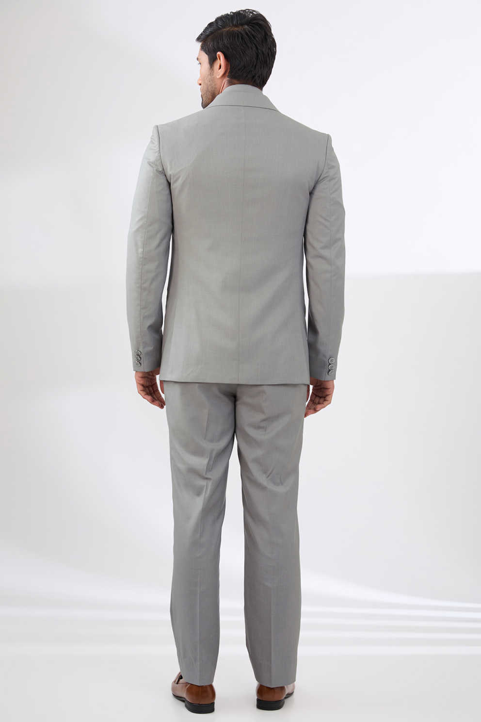 Graceful Men Suits For Wedding Groom Tuxedos 2 Pieces Jacket And Pants Prom Blazers Plus Size Formal Special Occasion Customized