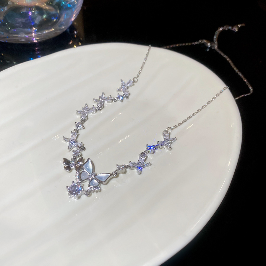 Korean Style Ins Zircon Butterfly Pendant Exquisite Elegant Temperament Versatile Collarbone Chain Light Luxury High-end Sense Necklace - view 6