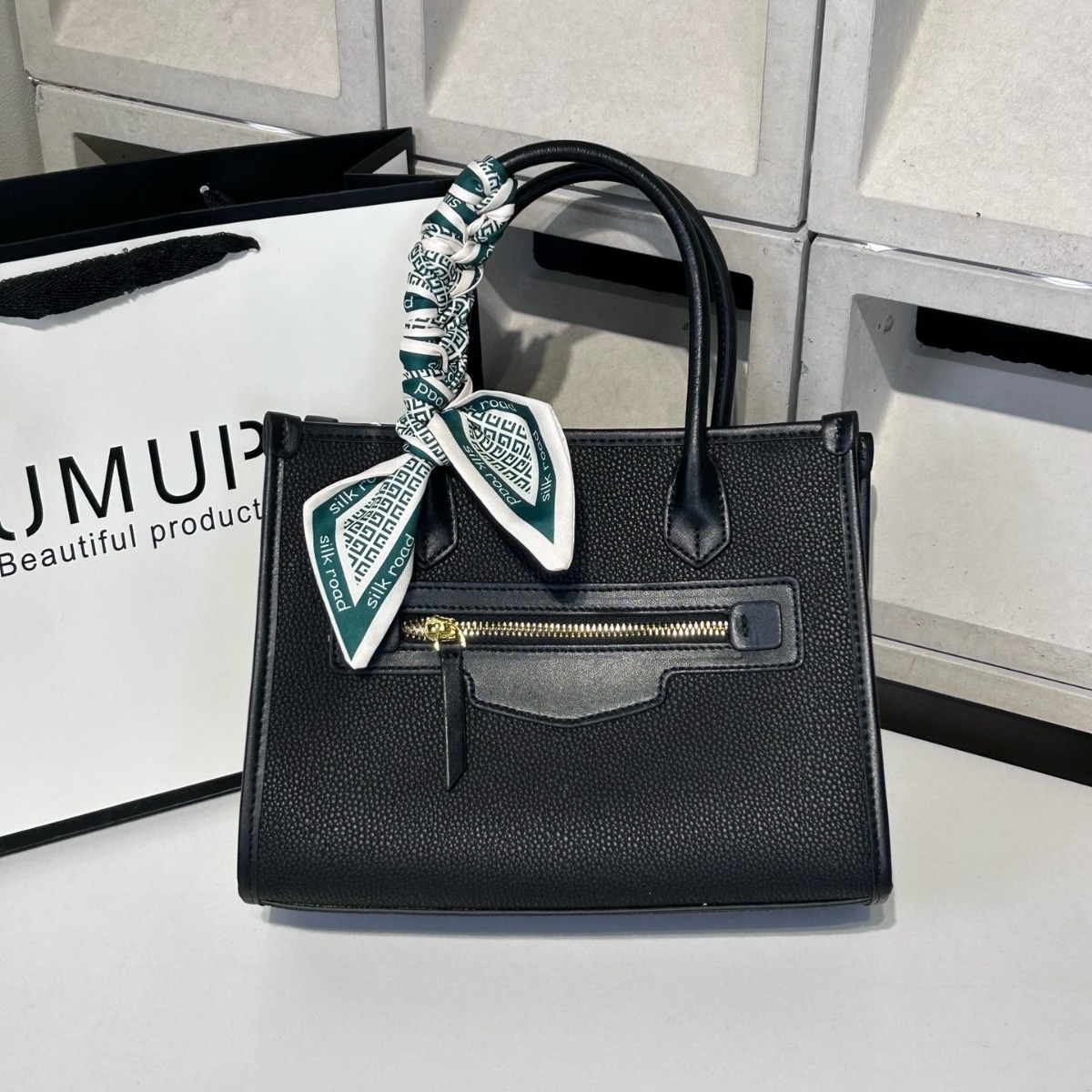 Sophisticated Midlife Fashion Accessory: Premium Soft-Leather Shouldered Totes & Bags Designer bag