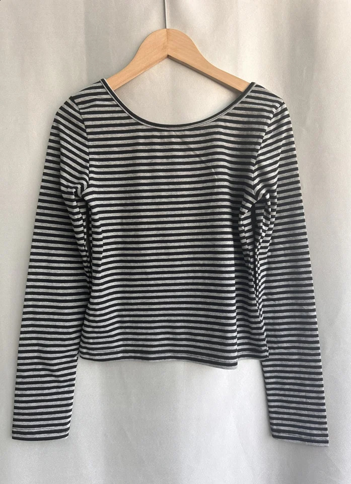 KUSAHIKI Sexy Retro Stripes Korean Versatile Slim Fit Long Sleeved Round Neck Base Shirt Short Spicy Y2k Top 2024 250113