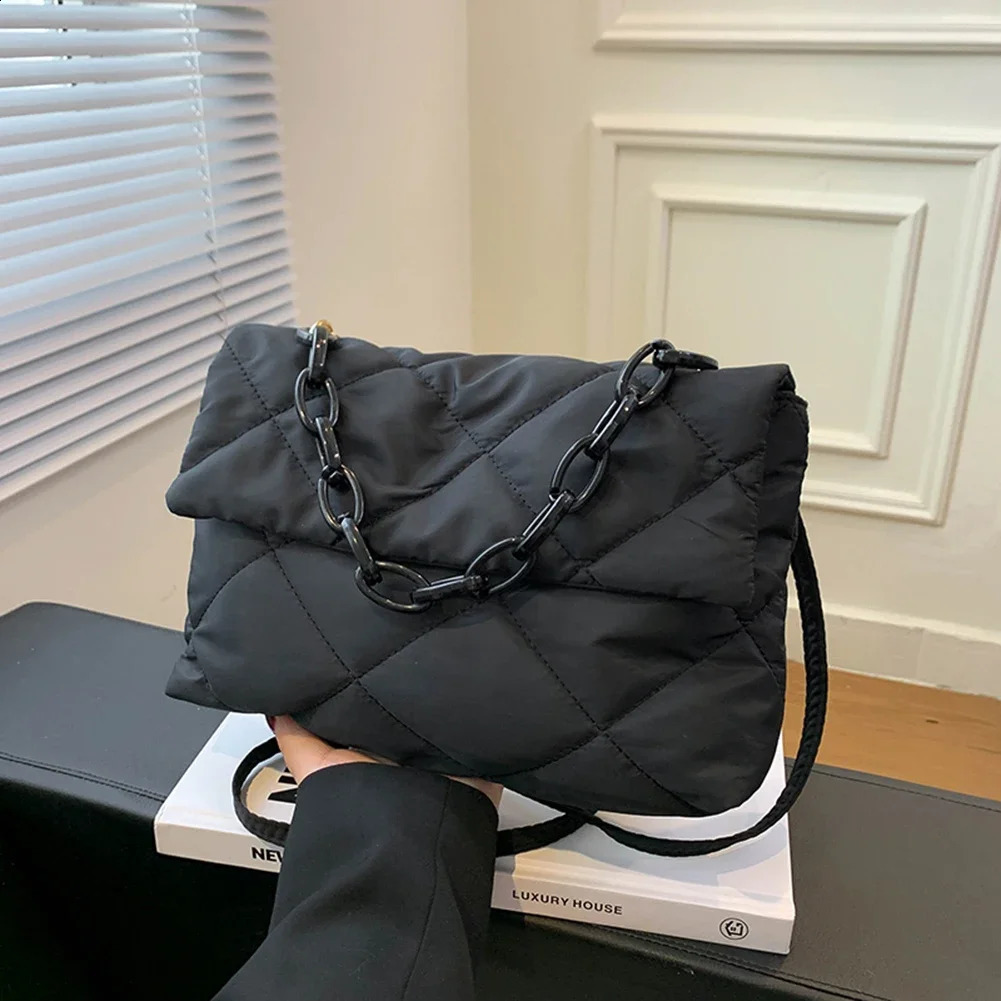Fashion Chain Crossbody Bags Winter Cotton Padded Quilted Women Shoulder Bags Casual All-match Simple Female Girls Handbags 250113