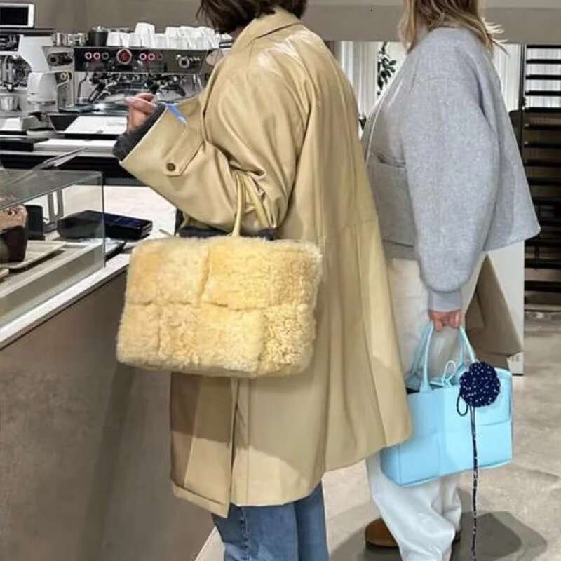 Autumn/Winter New Fashionable Original Plush Women Simple Leisure Versatile Hollow Weaving Large Capacity Handheld Tote Bag