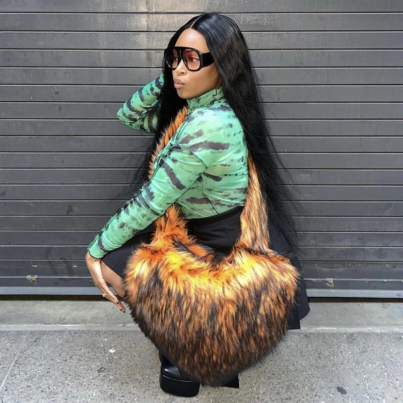 Fluffy Plush Winter Women Handbags Heart Shaped Faux Raccoon Fur Heart Shaped Shoulder Bag Cute Love Tote Bags for Women 250113