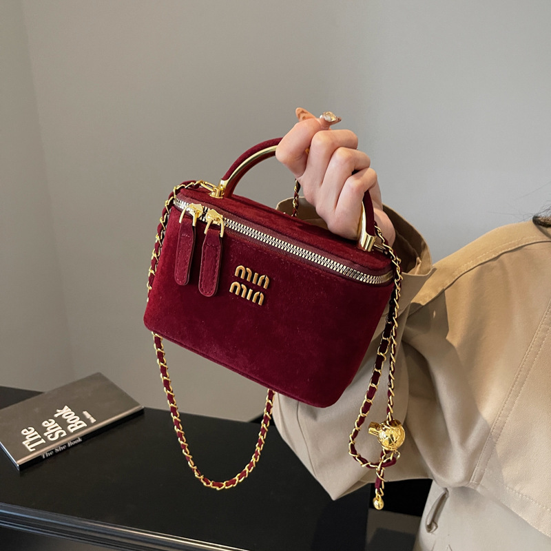 Designer's New French Box Niche High-end Women's Diagonal Shoulder Bag Personalized Multifunctional Mini Handbag