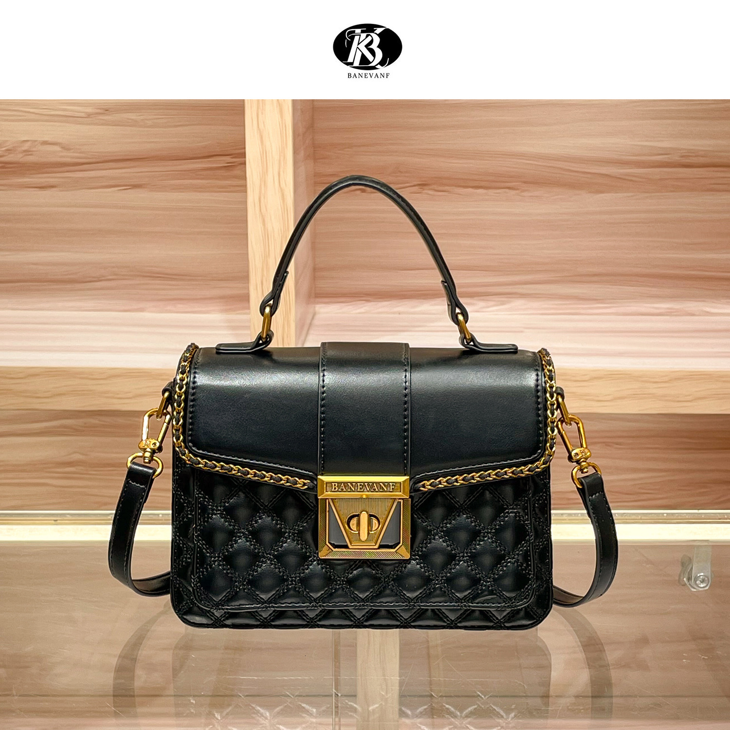 2025 new fashionable western-style buckle diamond grid small square bag, this year's popular single shoulder crossbody bag for women