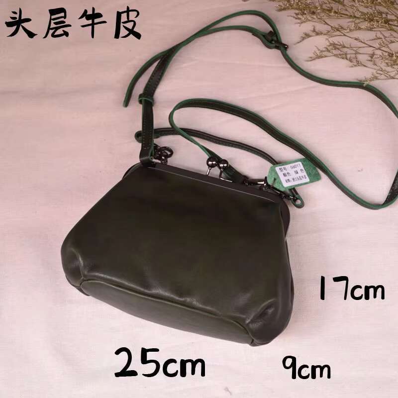 AETOO Durable Gold Women's Leather Retro Commuter Shoulder Bag Niche Wind Large Capacity Simple Outdoor Light Travel Crossb